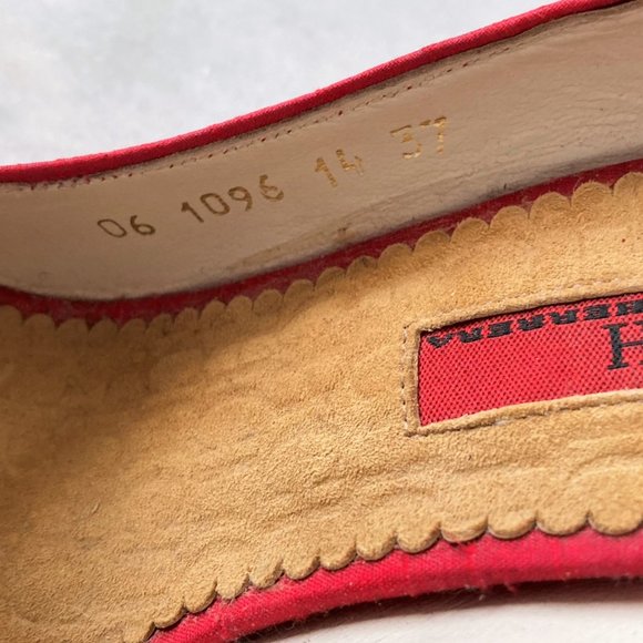 Carolina Herrera red pumps / high heel shoes, peep toe, jewelled buckles ribbon - Picture 7 of 11